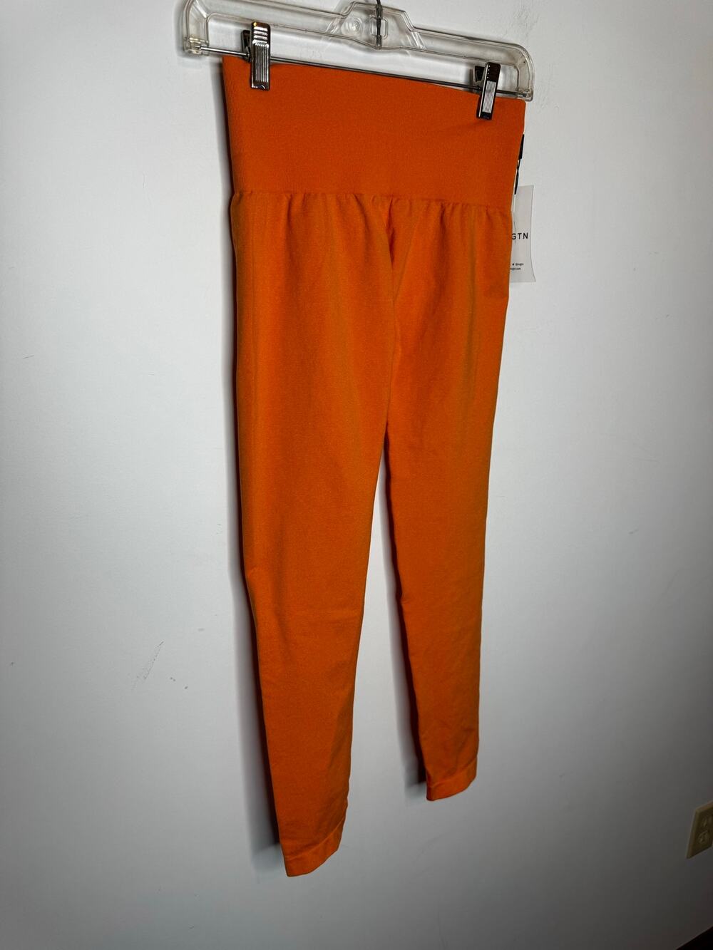 NVGTN Sunset Orange Contour Seamless High Waisted Workout Gym Leggings Size M